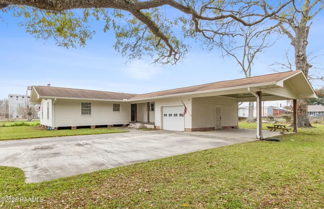 $219,000 | 112 North Hebert Avenue, Kaplan, LA 70548