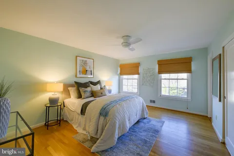 a view of a storage & utility room with dryer and washer