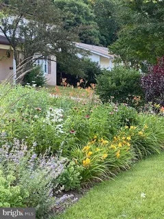 $675,000 | 115 Lakeside Drive, Greenbelt, MD 20770