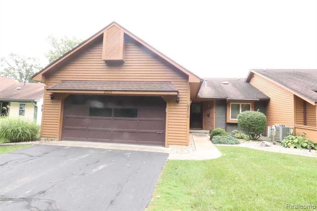 2019 Rendall Drive Jackson, MI 49201 - Photo 1 of 23