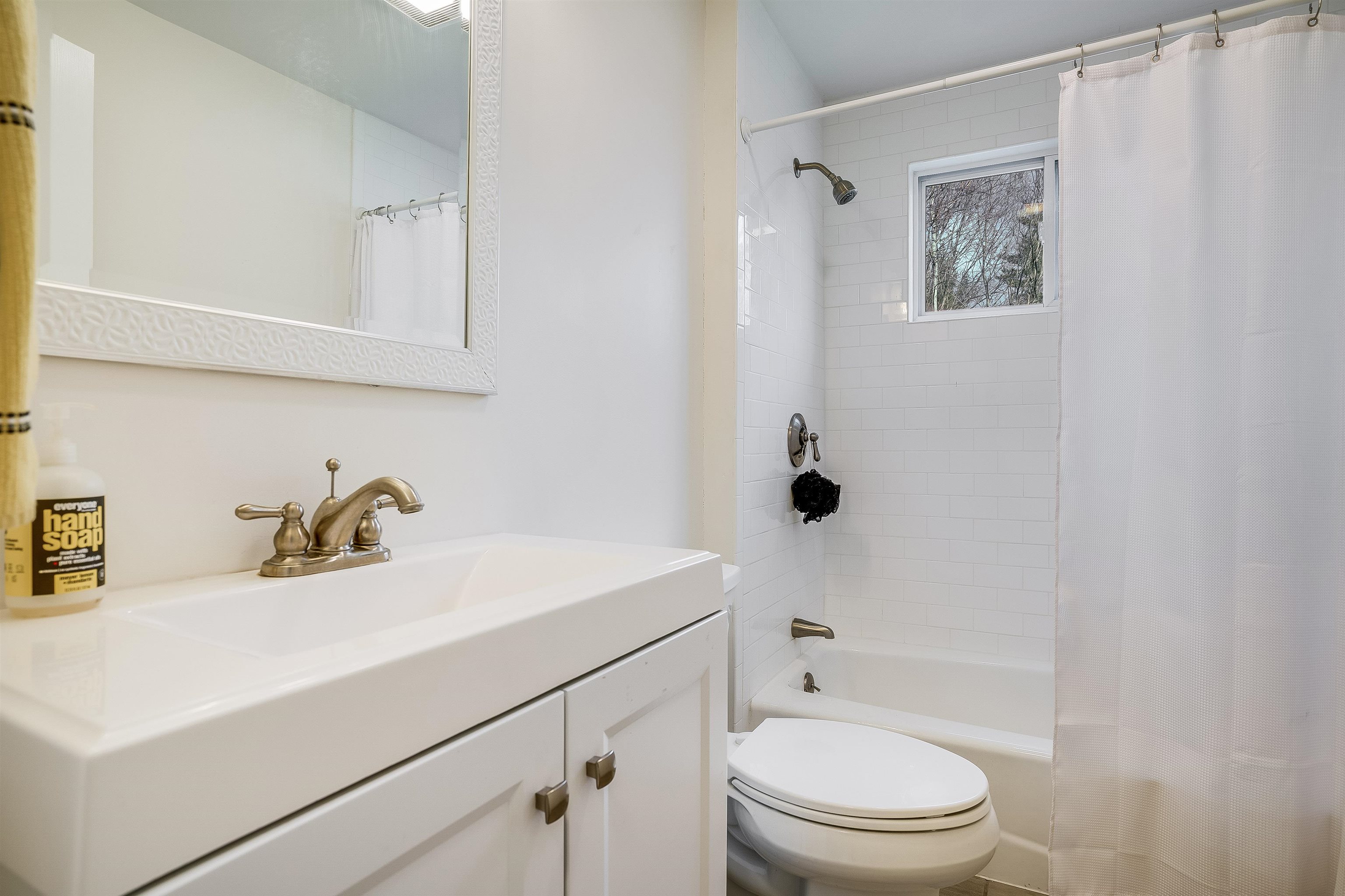 5 Rock Pond Road Windham, NH 03087 - Photo 11 of 31