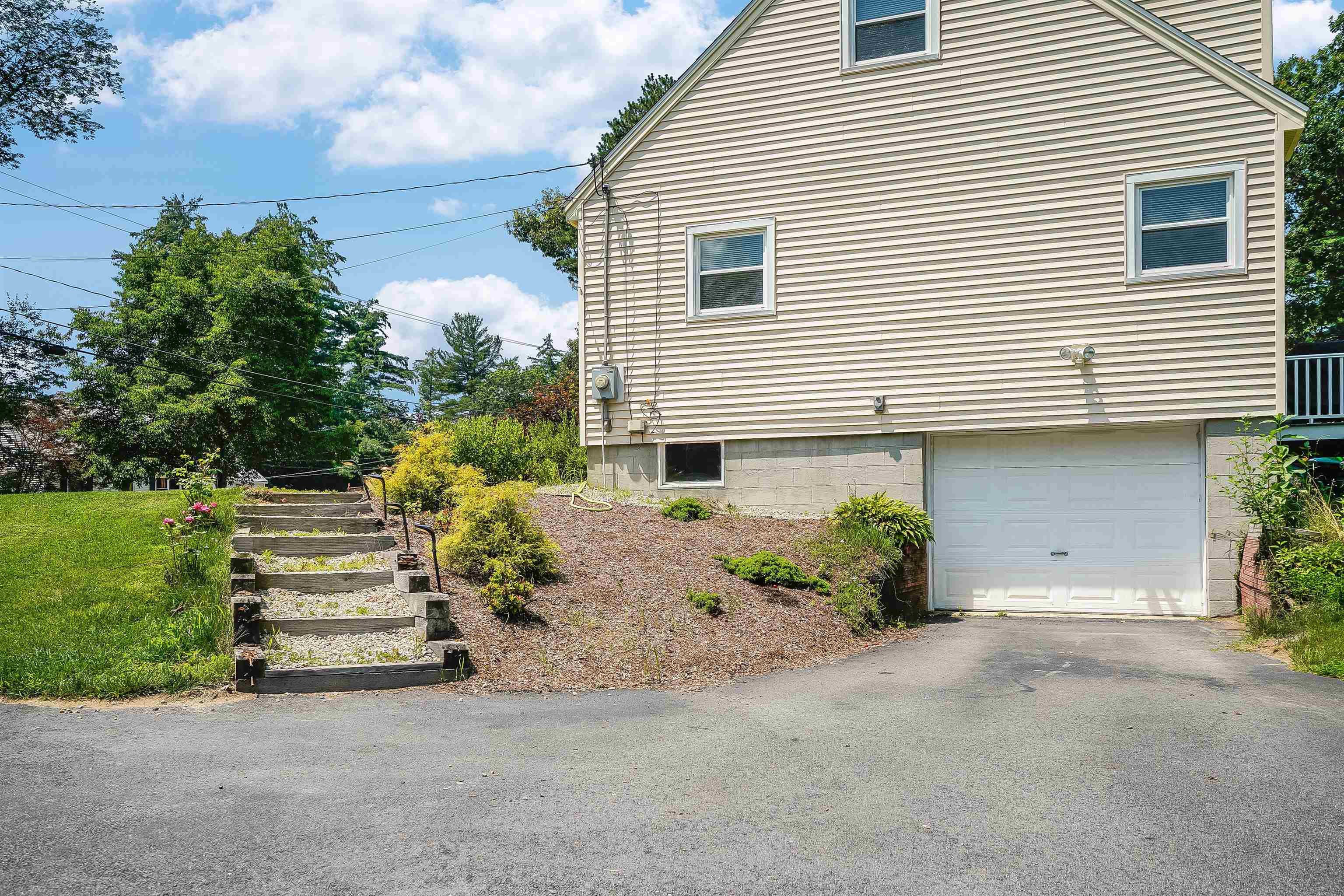 5 Rock Pond Road Windham, NH 03087 - Photo 23 of 31