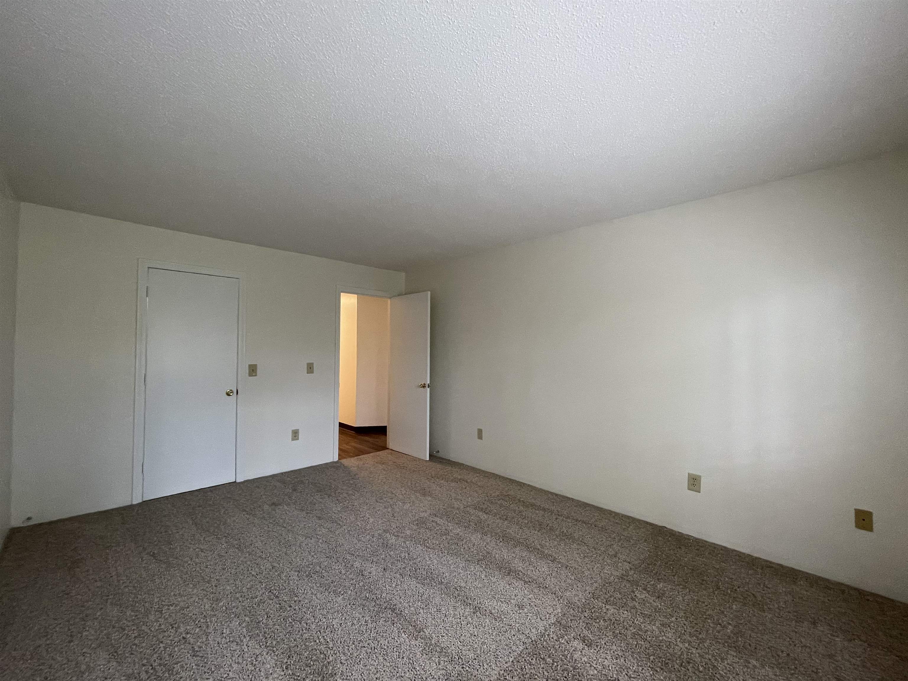 379 Huse Road, Unit 8 Manchester, NH 03103 - Photo 33 of 45