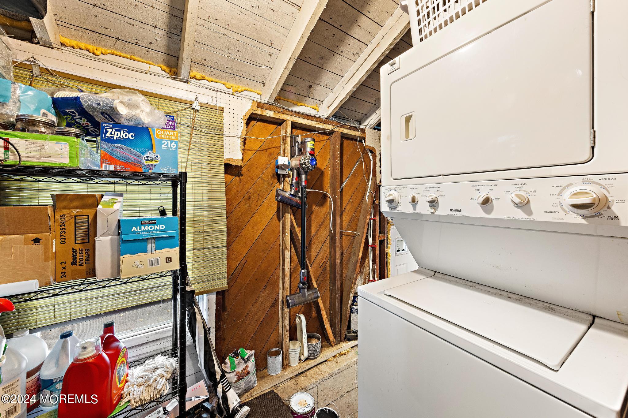 71 Highfield Avenue Matawan, NJ 07747 - Photo 18 of 24 a utility room with dryer and washer