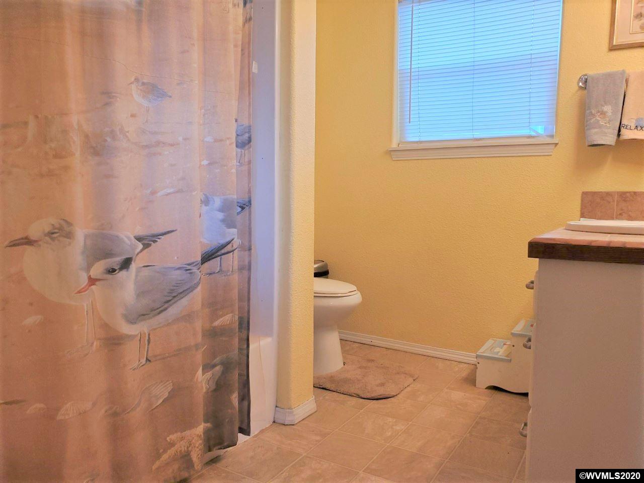 489 Southwest Cherry Street Dallas, OR 97338 - Photo 11 of 20 Gallery Image 11