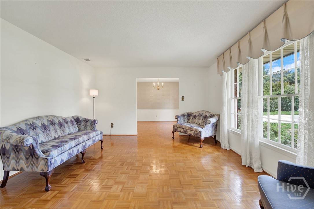 1606 Fox Hall Road Savannah, GA 31406 - Photo 5 of 36 Gallery Image 5