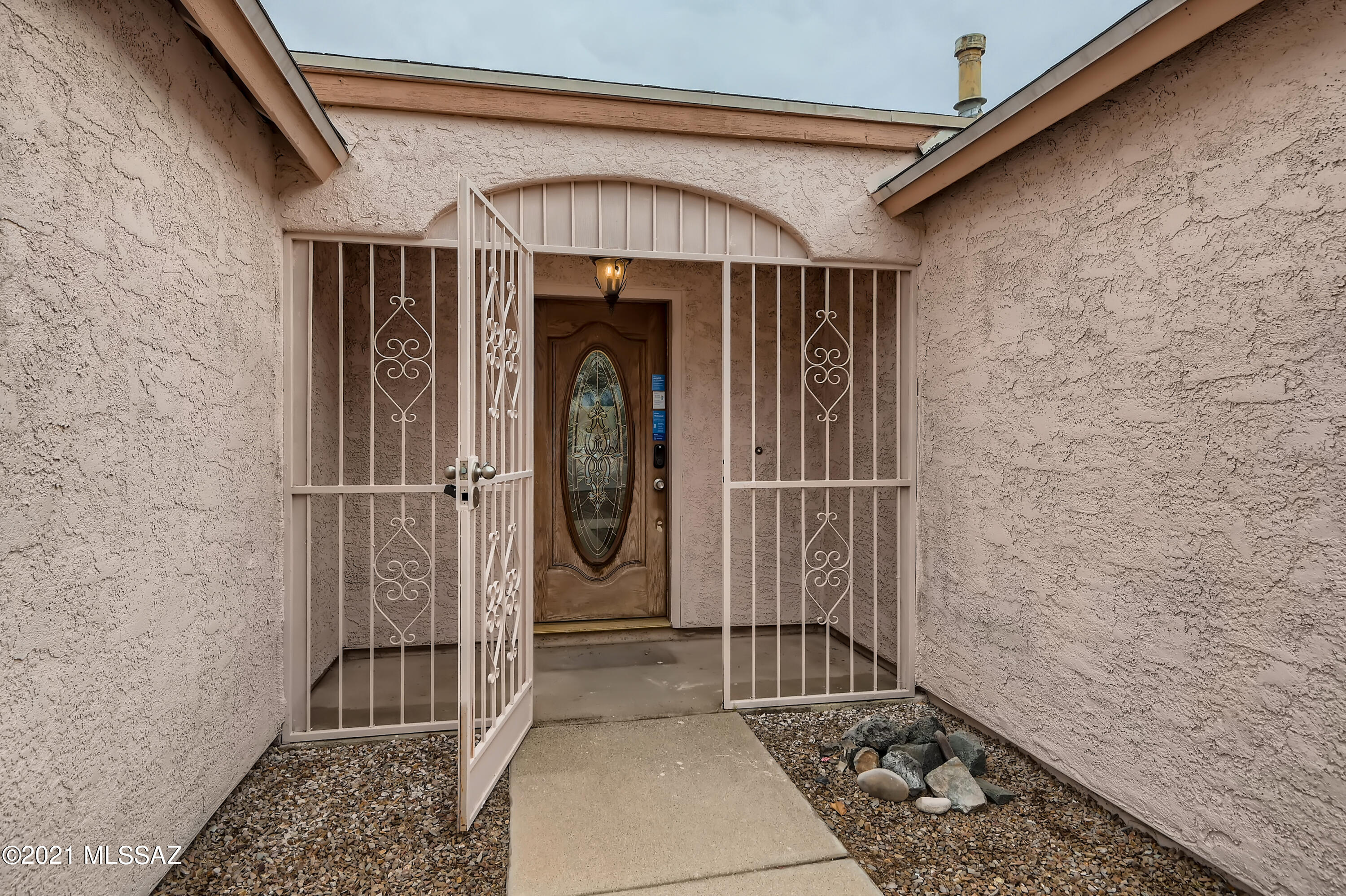 10681 Keystone Road East Tucson, AZ 85730 - Photo 3 of 33