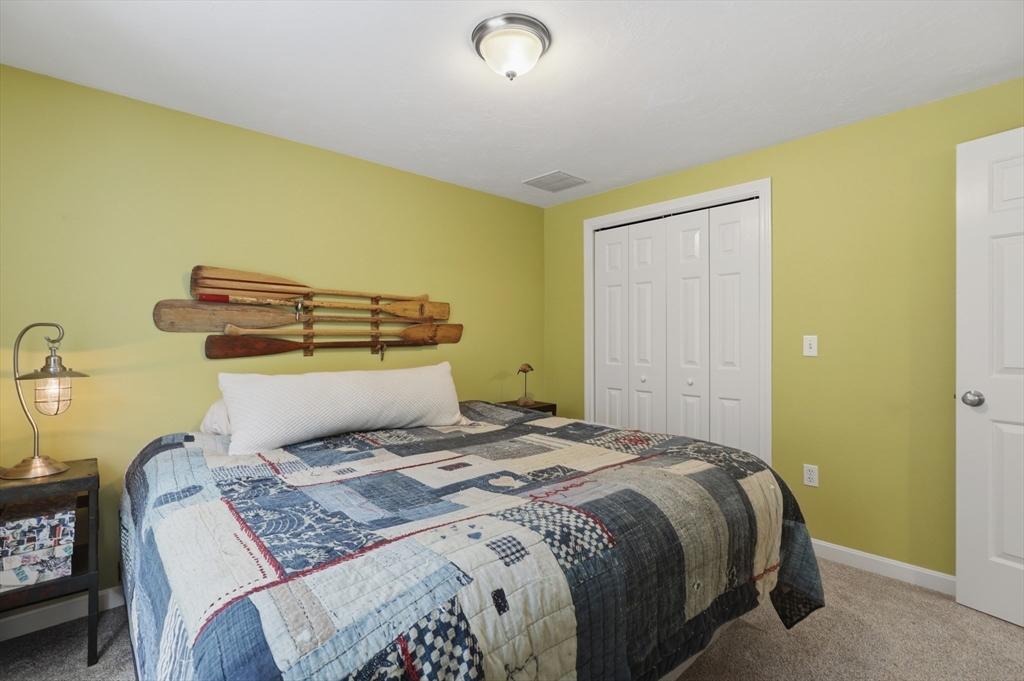 115 Hunter Road Uxbridge, MA 01569 - Photo 24 of 38