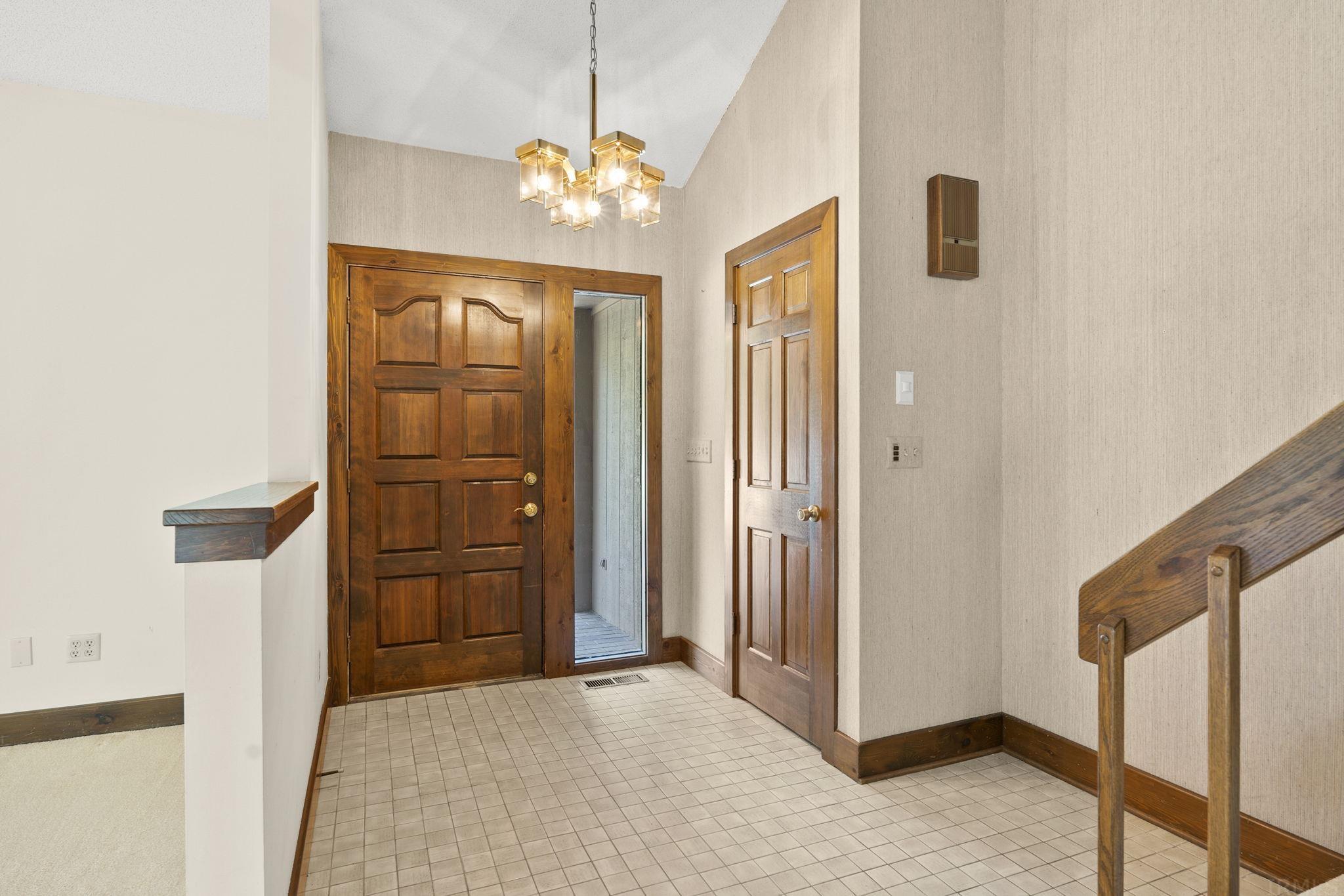 2030 Foxchase Run Fort Wayne, IN 46825 - Photo 7 of 36