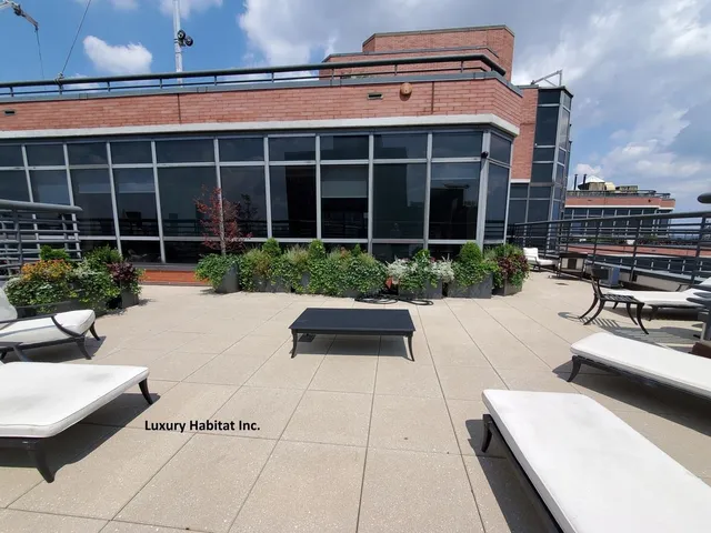 a view of a bunch of flowers in door