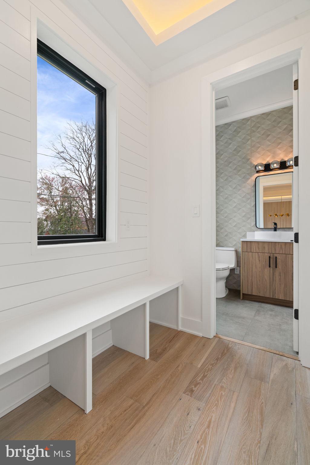 505 Adelman Circle Southwest Vienna, VA 22180 - Photo 11 of 85