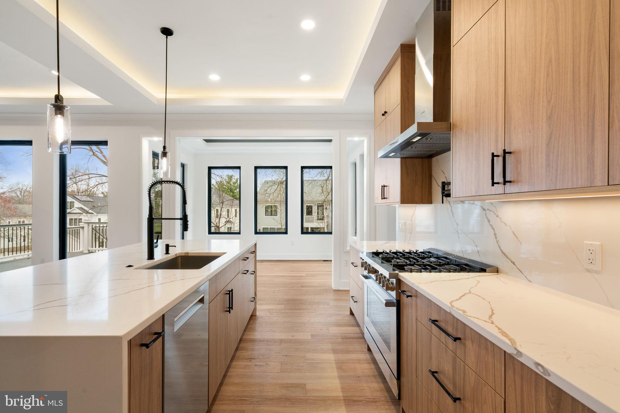 505 Adelman Circle Southwest Vienna, VA 22180 - Photo 16 of 85