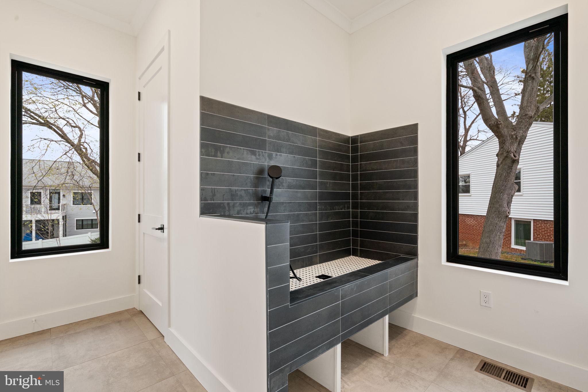 505 Adelman Circle Southwest Vienna, VA 22180 - Photo 30 of 85