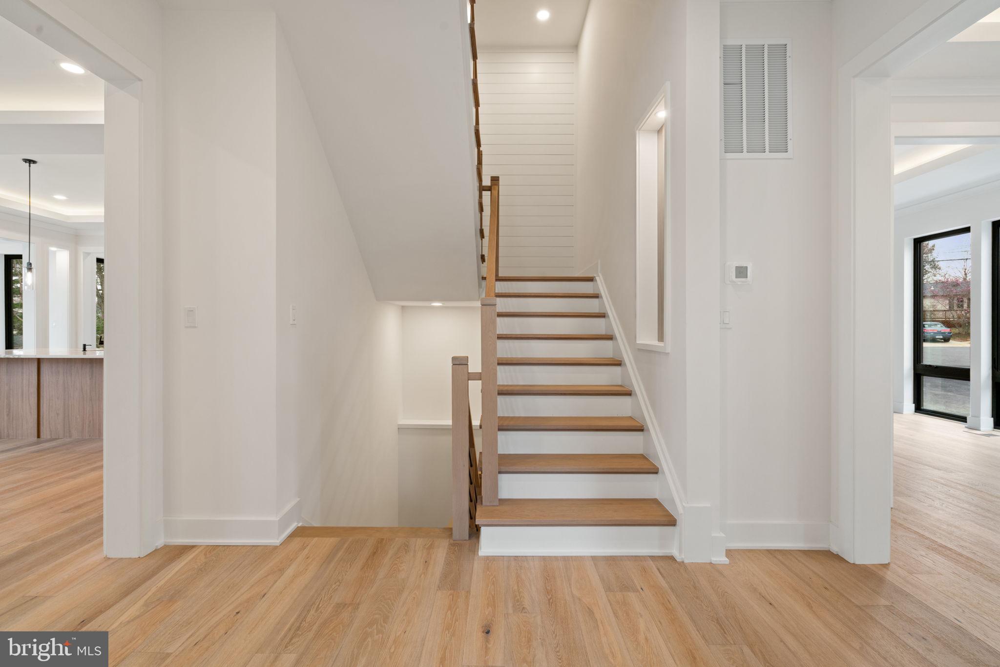 505 Adelman Circle Southwest Vienna, VA 22180 - Photo 6 of 85