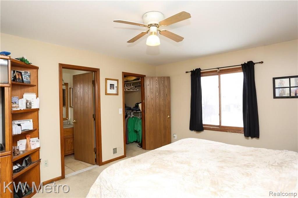 6811 Clintonville Road Clarkston, MI 48348 - Photo 16 of 32