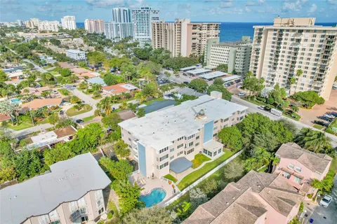 $2,600 | 1965 South Ocean Boulevard, Unit 208, Lauderdale-by-the-Sea, FL 33062