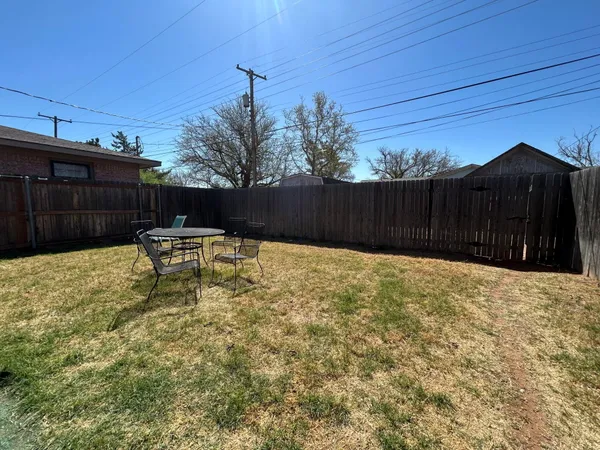 $800 | 2117 South Loop 289, Unit A, Lubbock, TX 79423