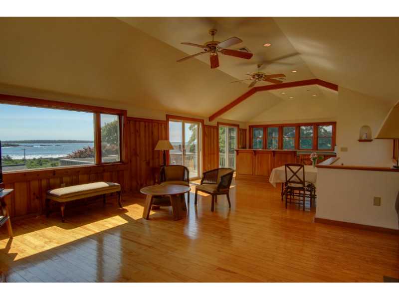 54 Conanicut Road Narragansett, RI 02882 - Photo 8 of 25 Kitchen.