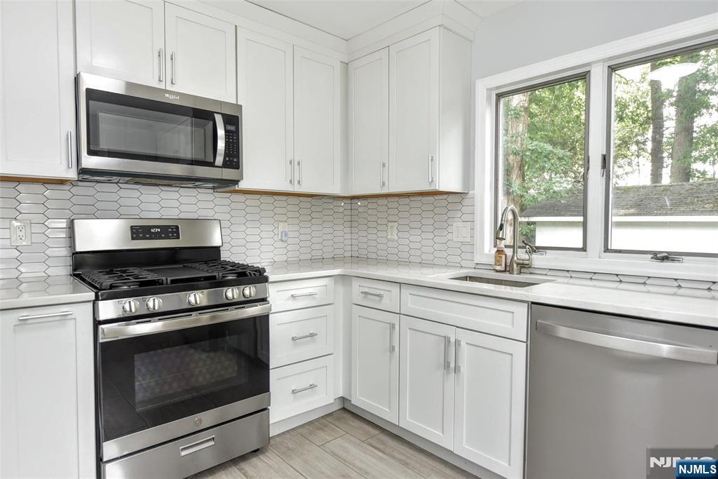 72 Ridgewald Avenue Waldwick, NJ 07463 - Photo 9 of 30 Gallery Image 9