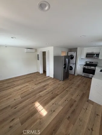 $1,600 | 7513 Topeka Drive, Reseda, CA 91335