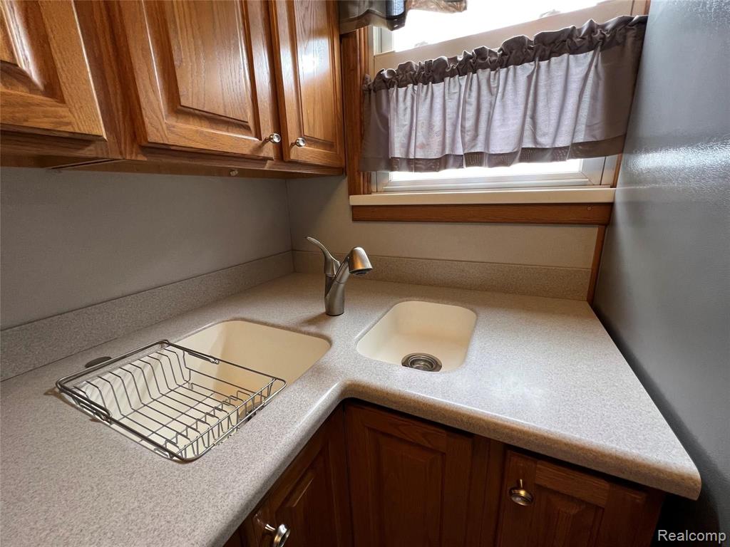 3450 Harding Street Dearborn, MI 48124 - Photo 14 of 31