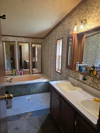 $145,000 | 29510 S Drive North, Springport, MI 49284