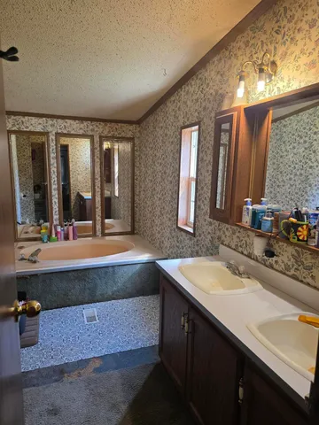 $155,000 | 29510 S Drive North, Springport, MI 49284