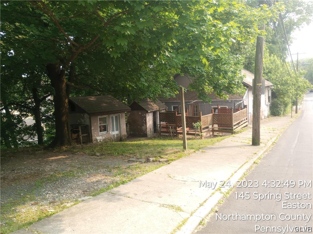 160 Spring Street Easton, PA 18042 - Photo 12 of 35 a view of a house with backyard and trees