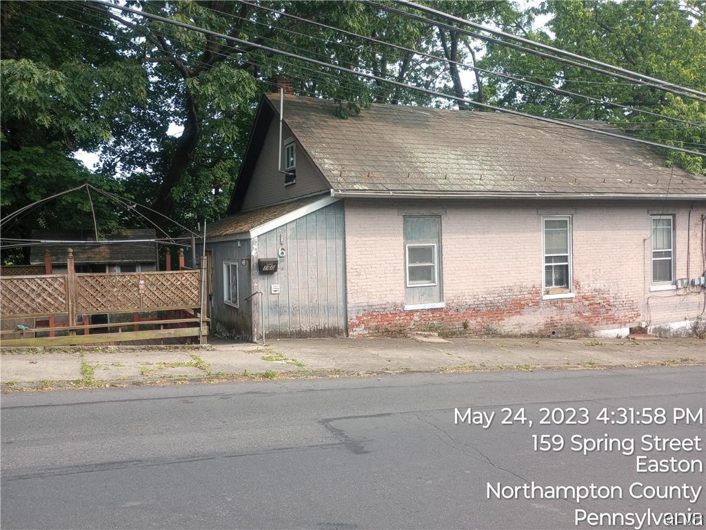 160 Spring Street Easton, PA 18042 - Photo 15 of 35 a house with a outdoor space