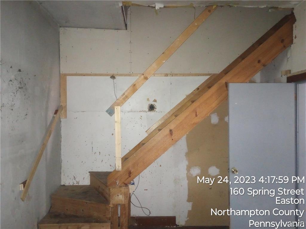 160 Spring Street Easton, PA 18042 - Photo 33 of 35 a view of entryway