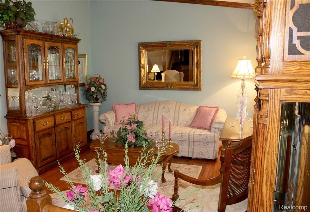 1606 Rustic Ridge Road Canton, MI 48188 - Photo 19 of 43 019 FAMILY ROOM.jpg