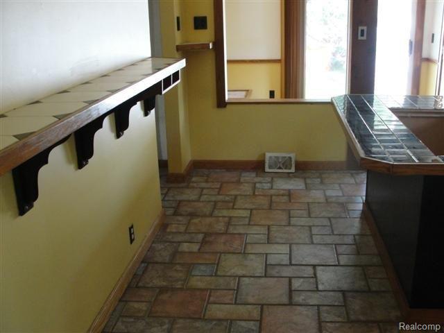 3773 Orchardview Avenue Rochester, MI 48307 - Photo 5 of 8 kit2