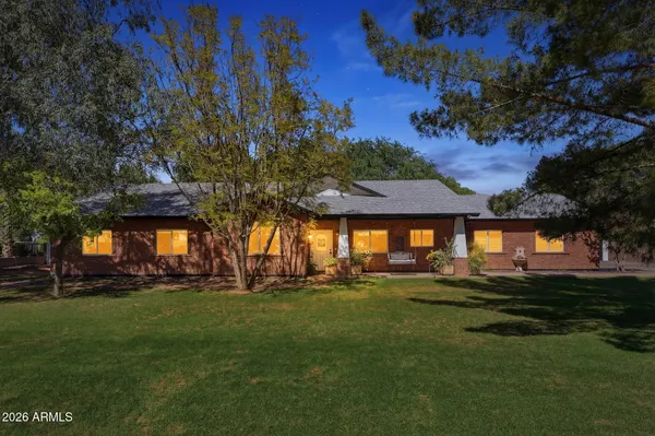 $1,119,000 | 2076 East Willis Road, Gilbert, AZ 85297