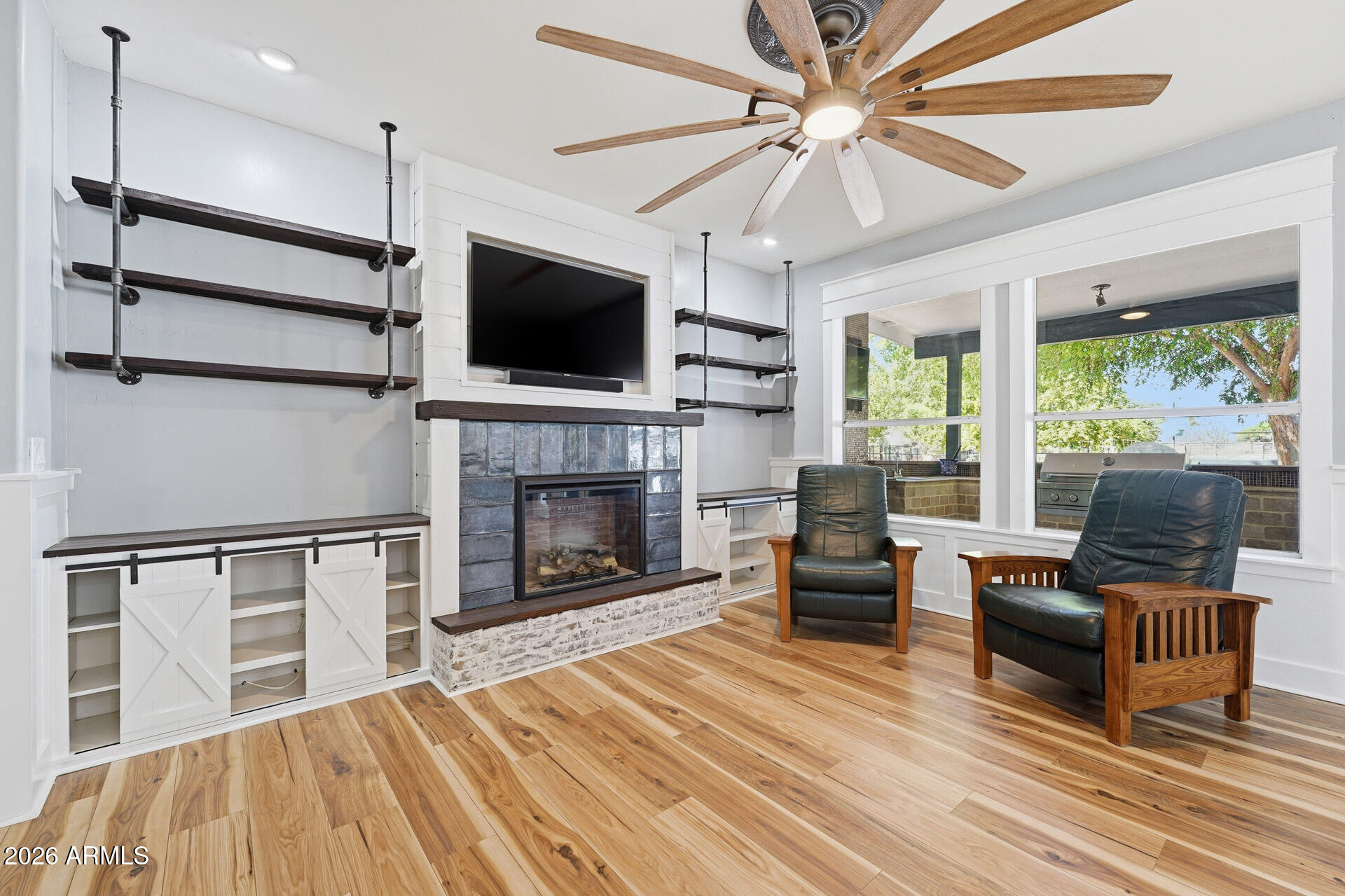 2076 East Willis Road Gilbert, AZ 85297 - Photo 9 of 80 great room