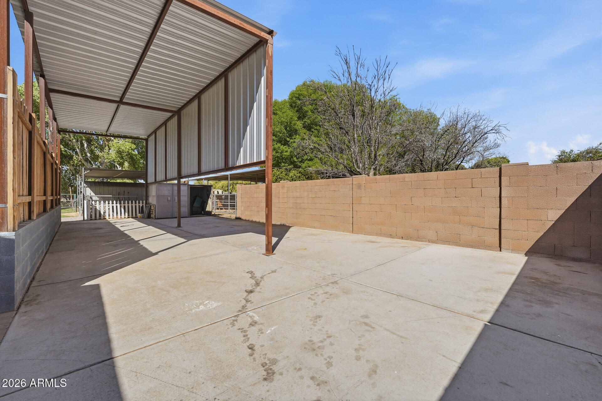 2076 East Willis Road Gilbert, AZ 85297 - Photo 10 of 30 060-rv-parking
