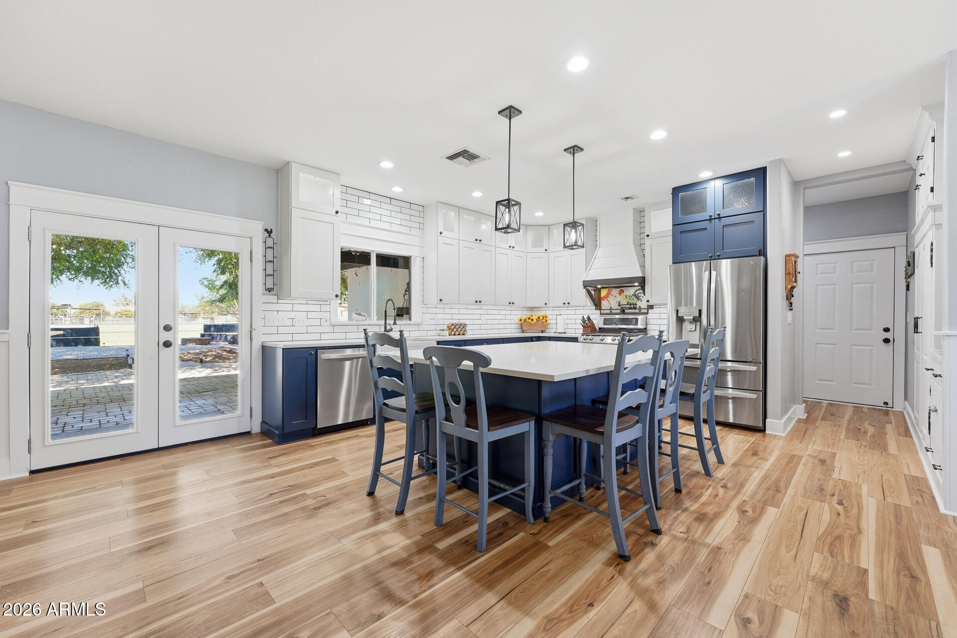2076 East Willis Road Gilbert, AZ 85297 - Photo 11 of 80 011-kitchen