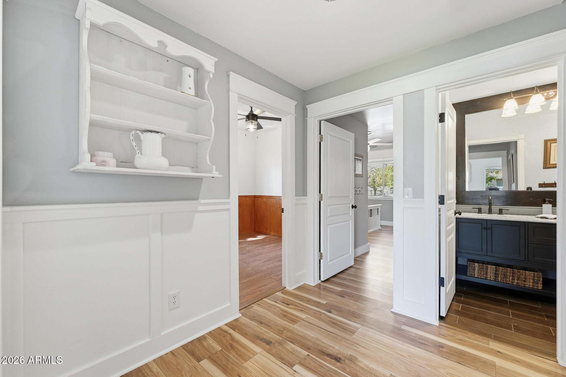 2076 East Willis Road Gilbert, AZ 85297 - Photo 28 of 80 028-hallway