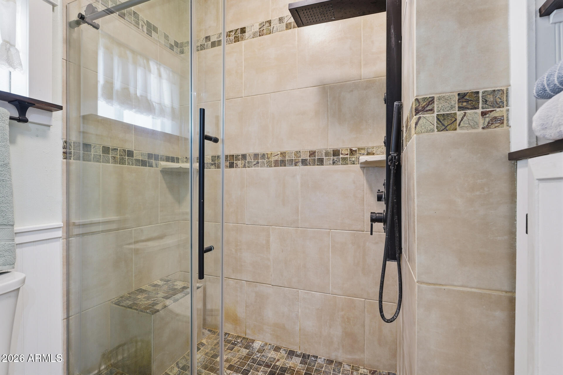 2076 East Willis Road Gilbert, AZ 85297 - Photo 35 of 80 035-primary-bathroom