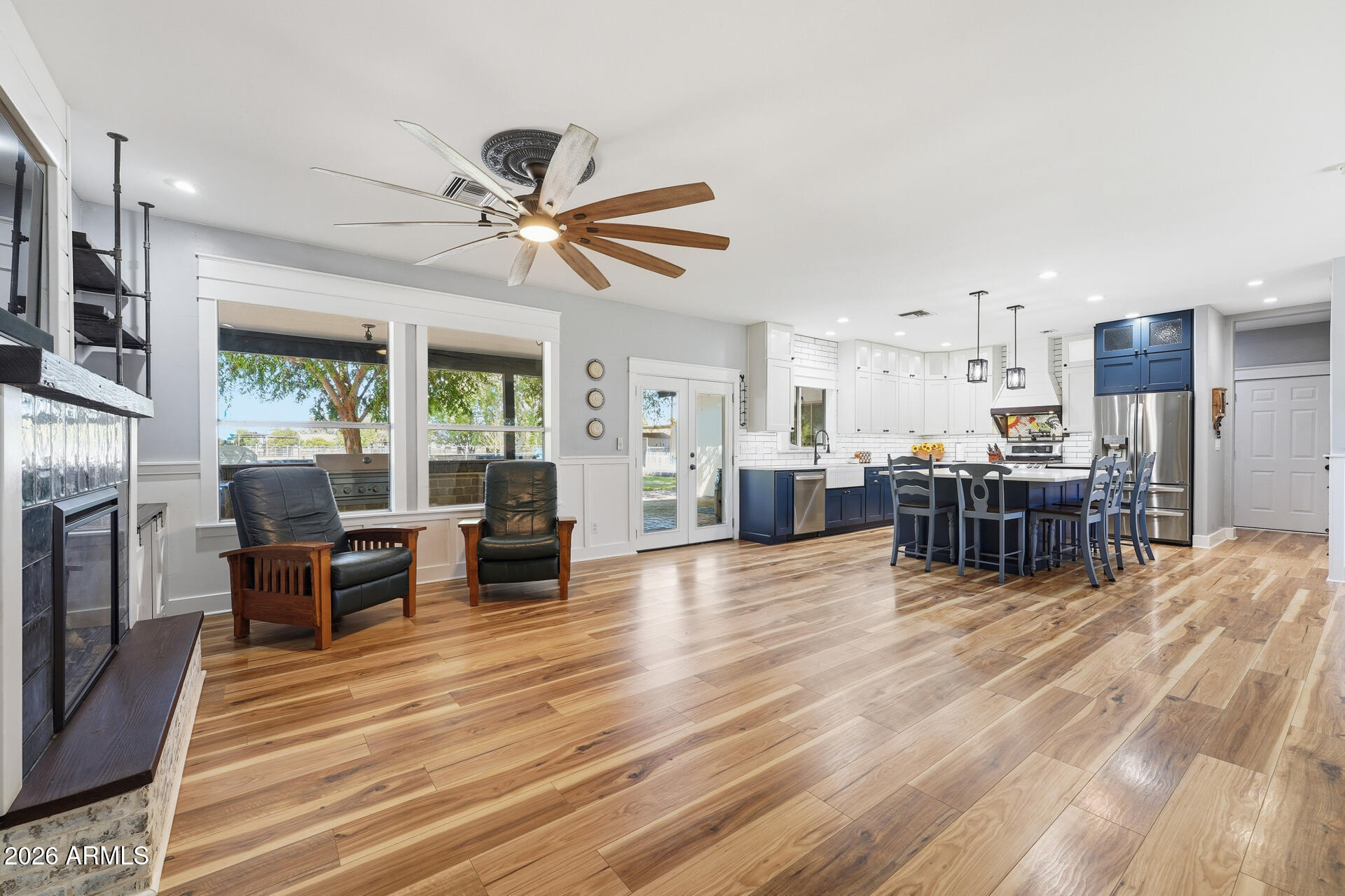 2076 East Willis Road Gilbert, AZ 85297 - Photo 8 of 80 008-great-room