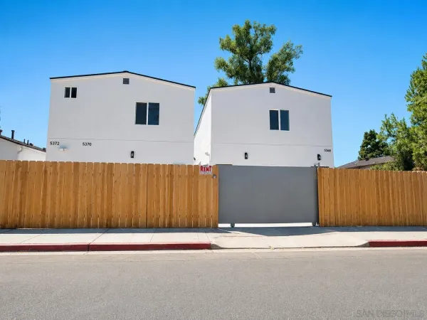 $2,495 | 5370 Nutmeg Street, Oak Park, CA 91377