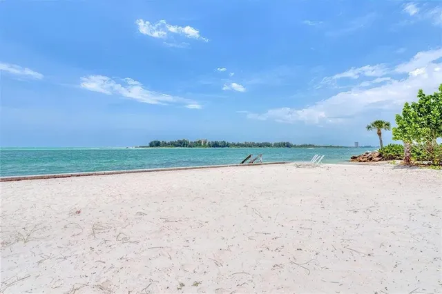 $25,000,000 | 4050 Higel Avenue, Sarasota, FL 34242