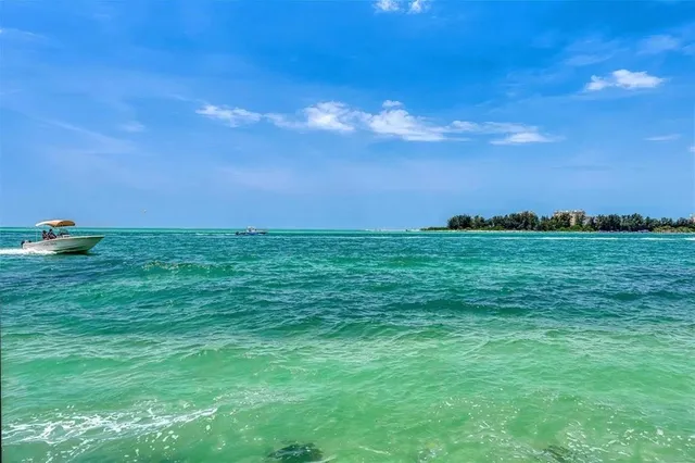 $25,000,000 | 4050 Higel Avenue, Sarasota, FL 34242