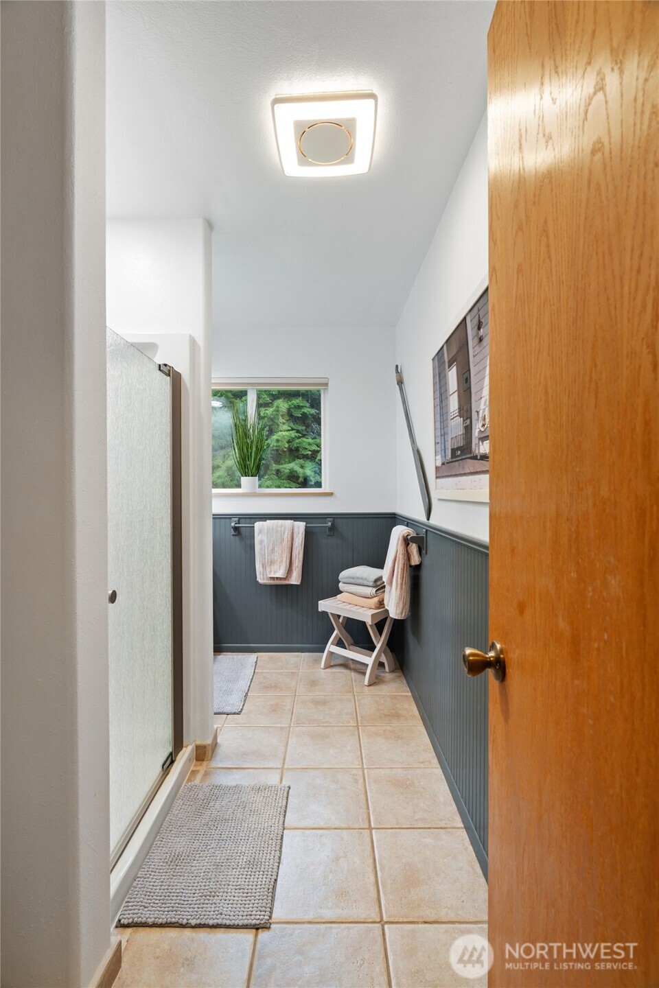 245 Joe Rocky Road Raymond, WA 98577 - Photo 20 of 40 a work place with a window