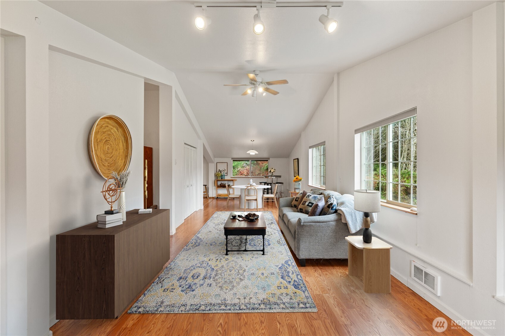 245 Joe Rocky Road Raymond, WA 98577 - Photo 28 of 40 a living room with furniture rug and window