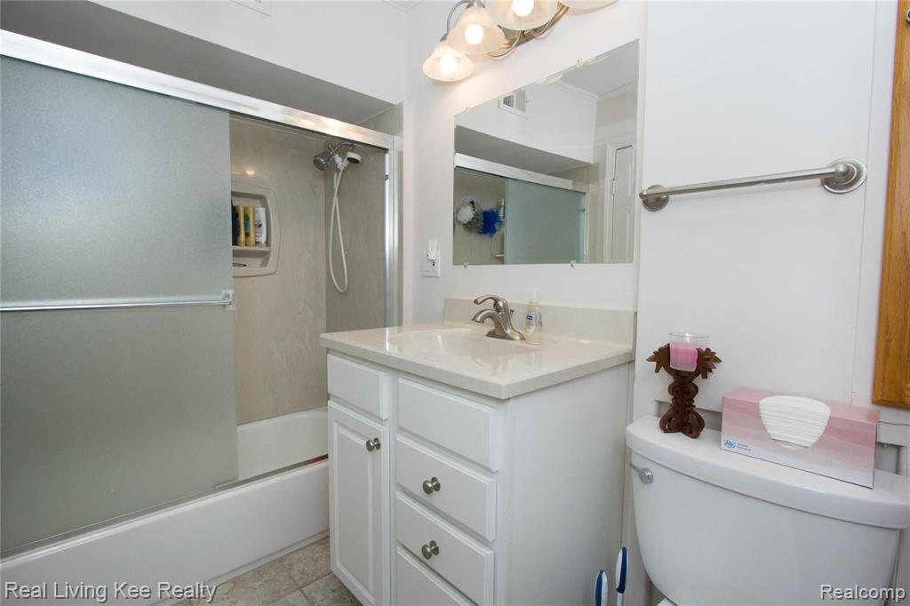 36925 Briarcliff Road Sterling Heights, MI 48312 - Photo 25 of 31