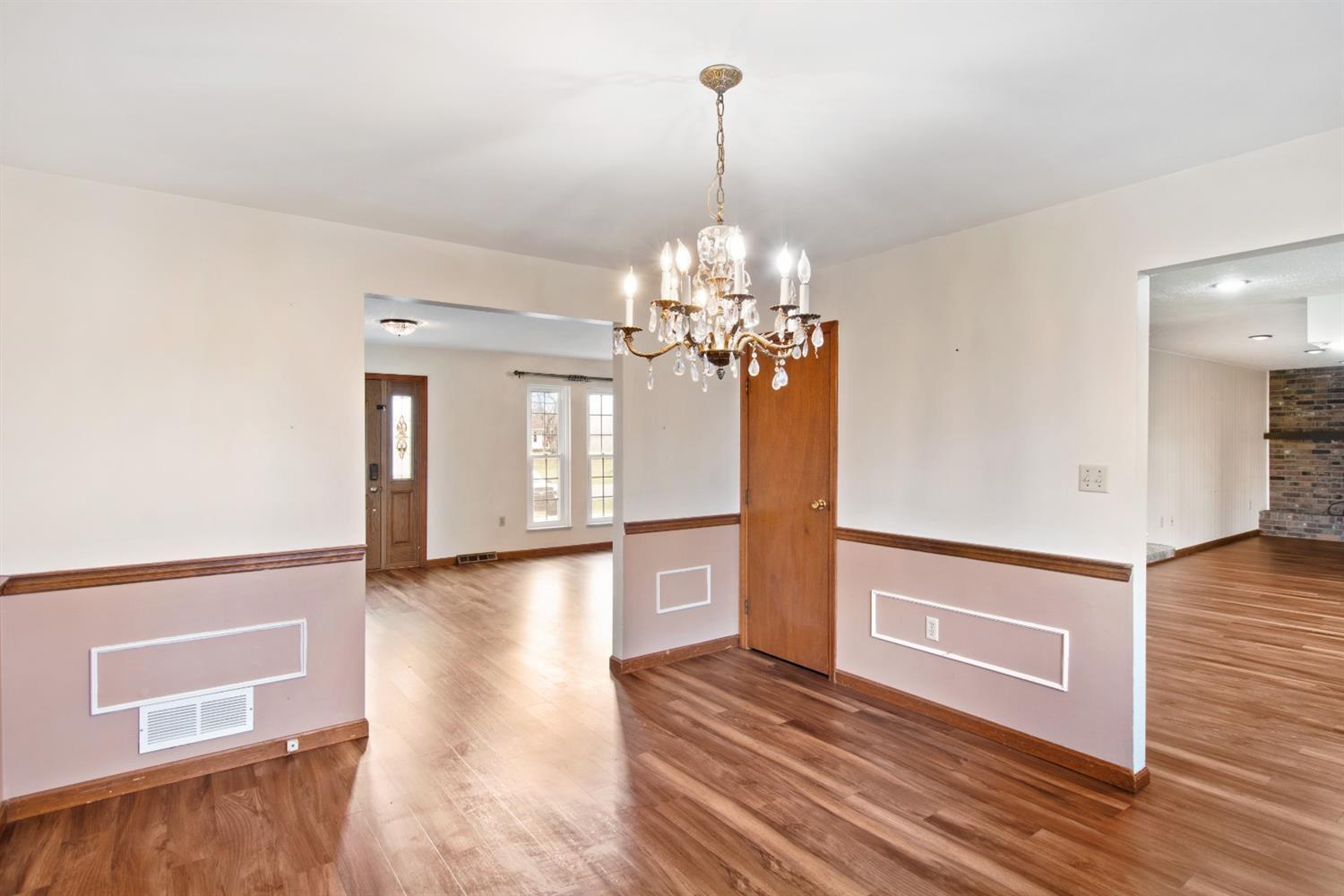 8639 Cox Road West Chester, OH 45069 - Photo 4 of 28 Gallery Image 4
