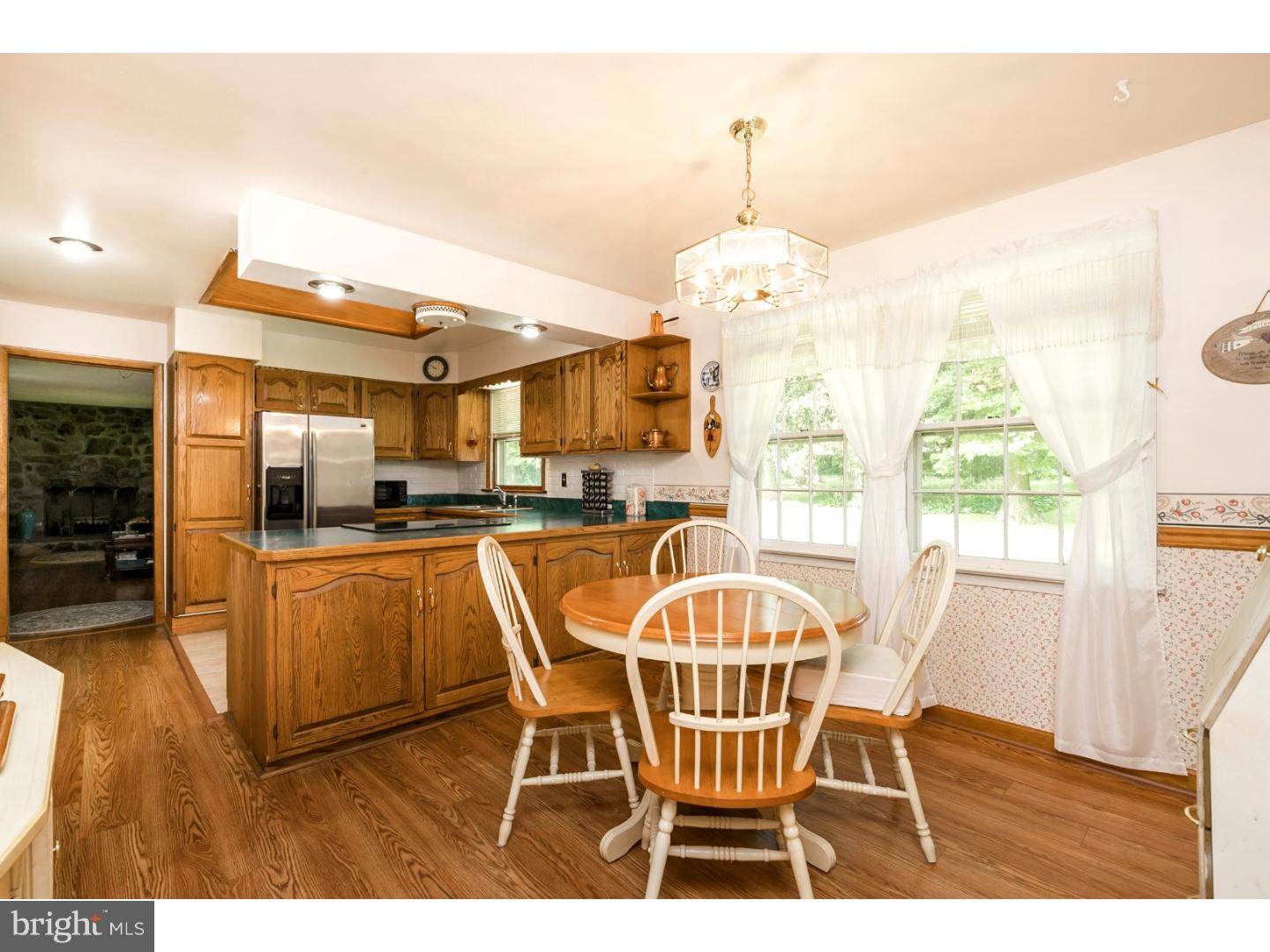 212 Isabella Road Elverson, PA 19520 - Photo 4 of 25 Gallery Image 4