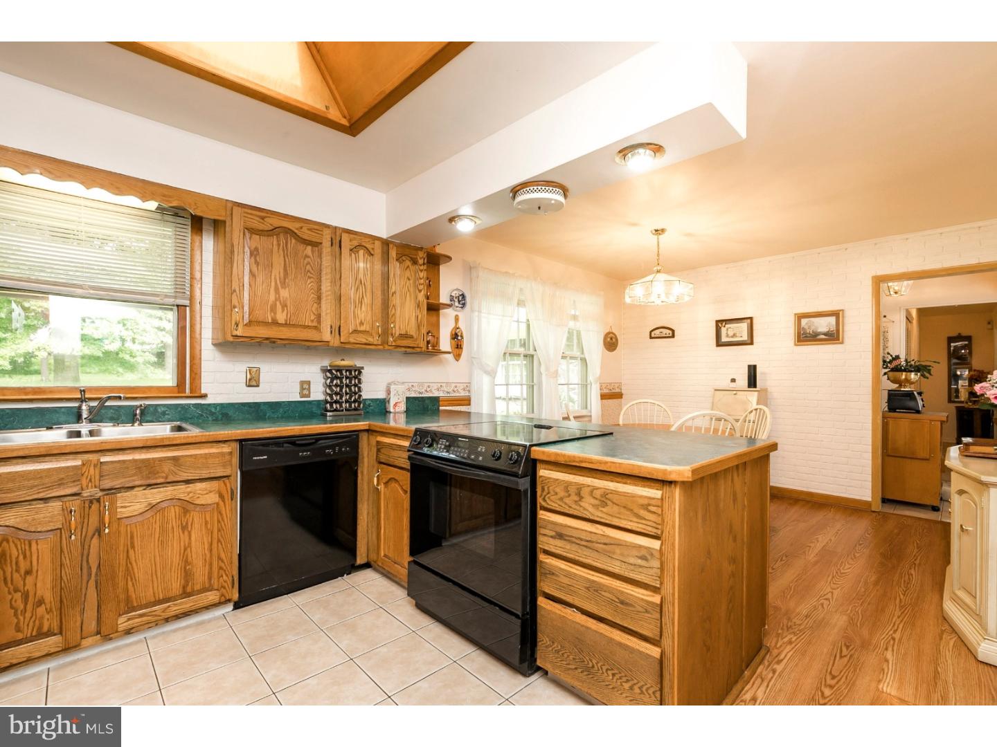 212 Isabella Road Elverson, PA 19520 - Photo 6 of 25 Gallery Image 6