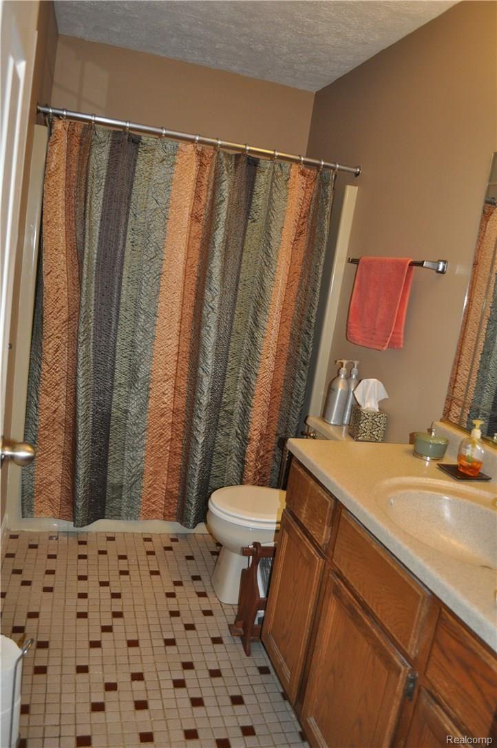 8409 Teahen Road Brighton, MI 48116 - Photo 11 of 13 11.JPG