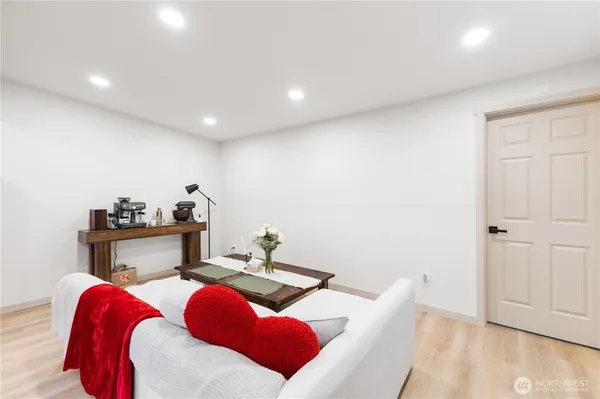 $849,990 | 7415 100th Street East, Puyallup, WA 98373